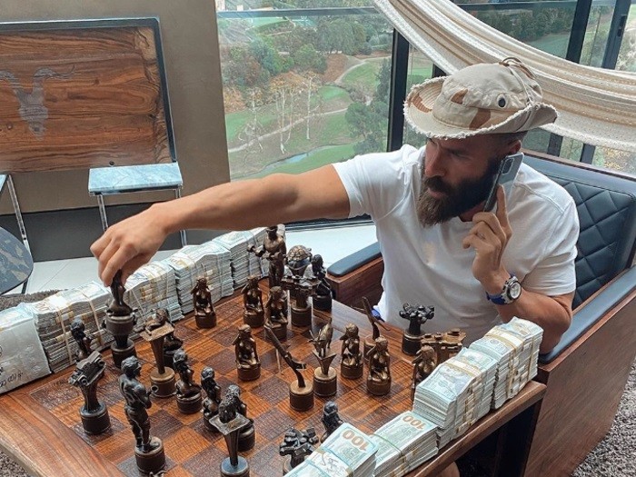 Компания Дэна Билзеряна потеряла $50,000,000 за год из-за его расходов