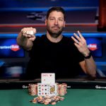 Джереми Осмус выиграл третий золотой браслет