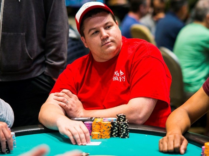 Шон Диб играет на WCOOP из больницы