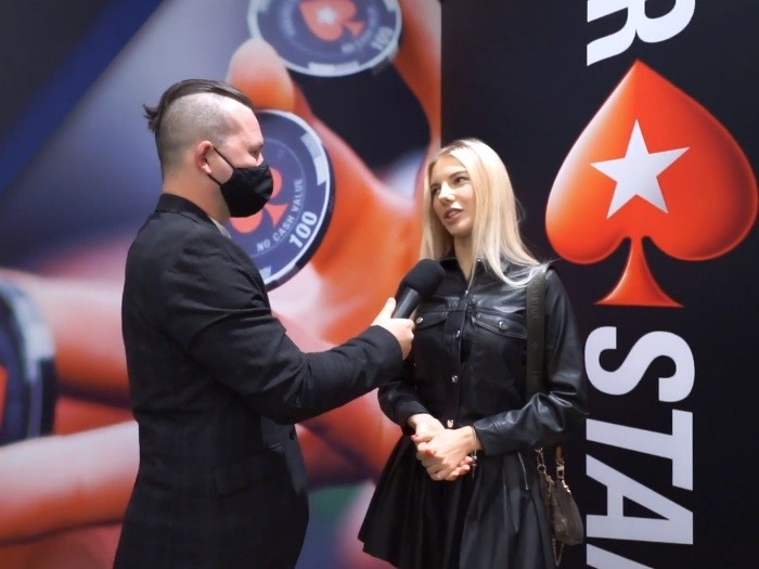 Интервью со Светой "Svetarik" на EPT Сочи