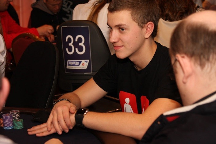 Роман Романовский продолжает свой марафон на 888Poker