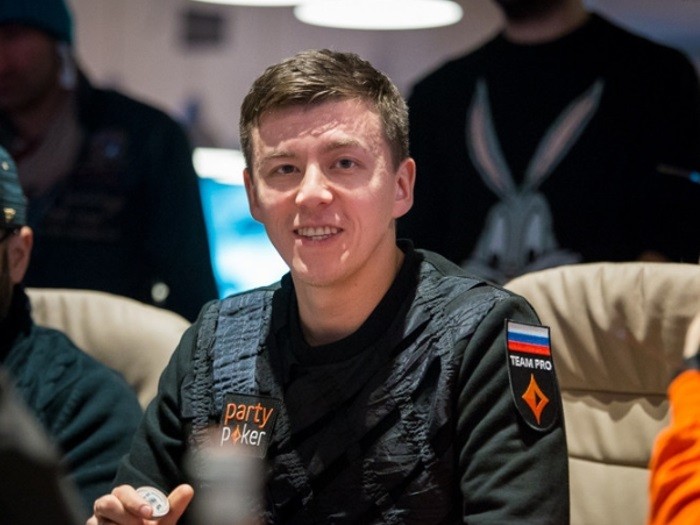 Анатолий Филатов лидирует в турнире хайроллеров WSOP Europe за €100,000