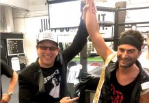 Антонио Эсфандиари победил в дружеском поединке с Кевином Хартом