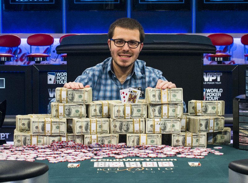 Дэн Смит выиграл титул чемпиона WPT