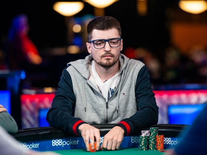 Дмитрий Юрасов занял 4 место в турнире хайроллеров WSOP ($458,000)