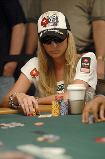 Покер онлайн - где и как играть, бонус до 2500, фрироллы