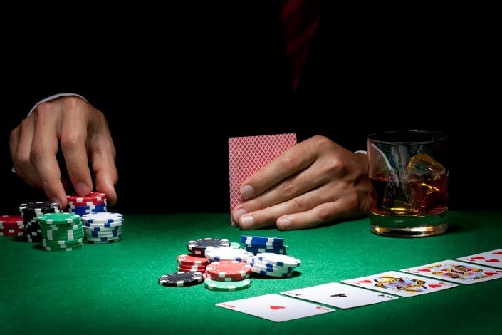 Ривер в покере – особенности улицы торгов, как играть
