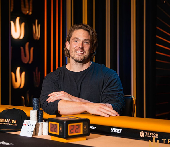 Алекс Фоксен