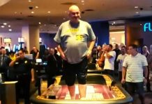 Расизм, кража фишек и метание кроссовка в дилера - скандальные дисквалификации на WSOP