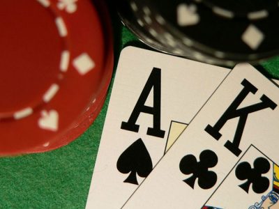 Что такое оверкарта в покере?