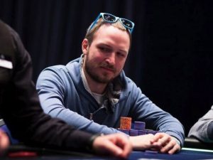 Сергей Лебедев вышел за финальный стол браслетного турнира по Short Deck