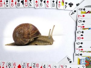 Что такое слоуролл в покере