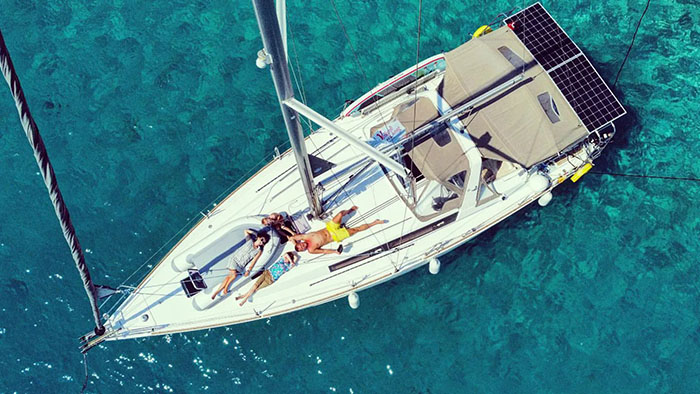 Михаил на яхте