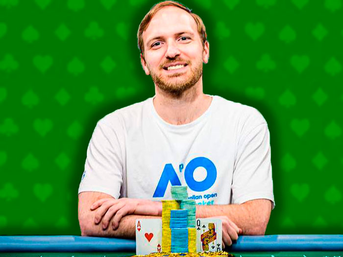 Майк Уотсон — бросил науку ради покера