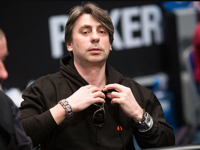 Роман Емельянов