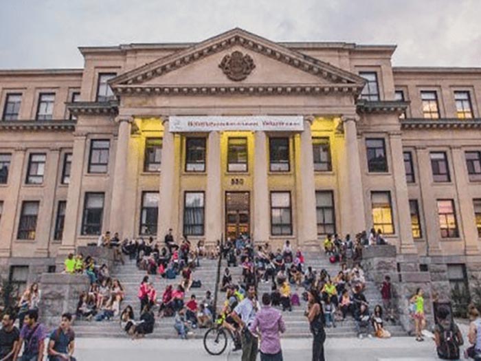 Покерные курсы в университете Канады