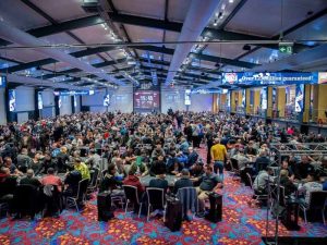 Украинец Сергей Карпов перешел в объединенный день Colossus WSOP Europe с наибольшим стеком