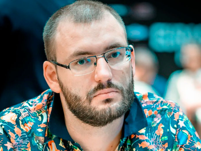 Андрей Новак — чиплидер финального стола WPT500