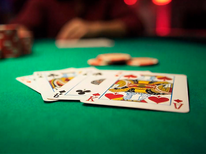 Как играют в спортивный покер