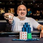 Украинец Вадим Шлез выиграл первый золотой браслет WSOP