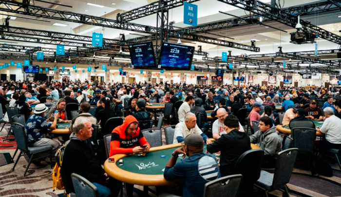 Столы WSOP-2025
