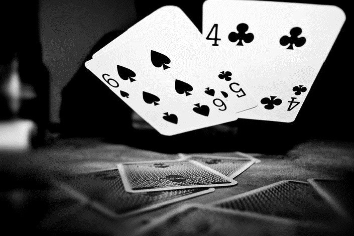 Спектр в покере – понятие, как определять и использовать