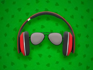 Солнцезащитные очки и наушники в покере: атрибуты прошлого или необходимость?