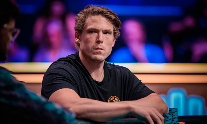 Алекс Фоксен