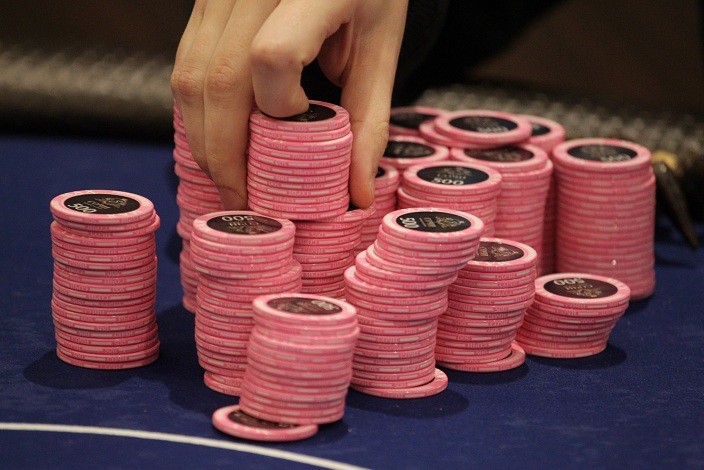 Добровольная ставка Страдл в покере