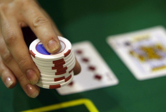Прием блефа Флоат в покере – инструкция по применению