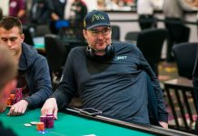 Фил Хельмут выиграл $300,000 в шоу Poker After Dark