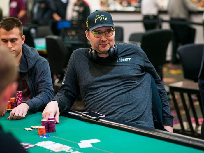 Фил Хельмут выиграл $300,000 в шоу Poker After Dark