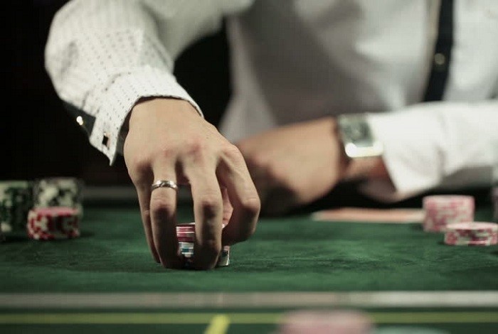 Колл в покере – понятие, как использовать решение в торгах